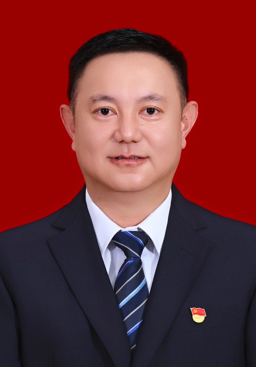 曹建军.jpg 曹建军.jpg