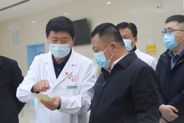 崔飞到榆林市星元医院督查指导疫情防控工作